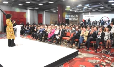 Alfredo Varera, en primera fila durante el acto.