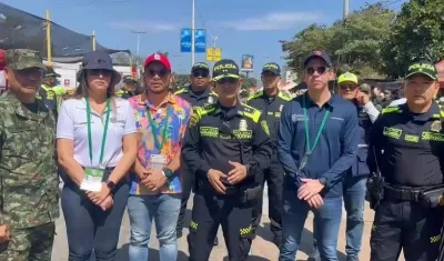 Autoridades en la Vía 40.