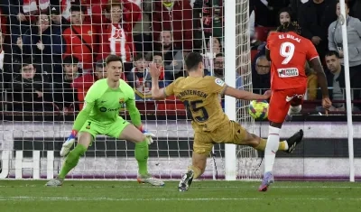 Momento del gol de Bilal Touré.