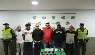 Seis de los siete capturados por la Policía. 