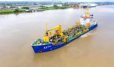 Los dragados contratados por metro cúbico no han dado los resultados esperados.