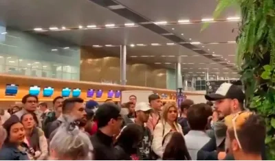 Protesta en el aeropuerto El Dorado.