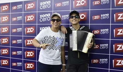 El cantante Samuel Morales y su acordeonista Yin López.