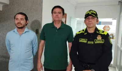 El secretario de Gobierno, el Alcalde y el Subcomandante de la Policía Metropolitana