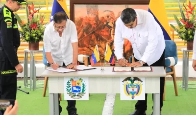 Los Presidentes Gustavo Petro y Nicolás Maduro, fortaleciendo las relaciones.