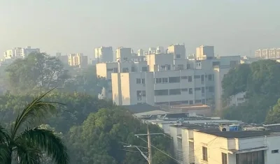 Humo en el norte de la ciudad. 
