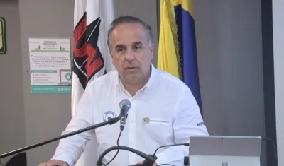 El Ministro de Transporte, Guillermo Reyes, dirigiéndose a los asistentes.