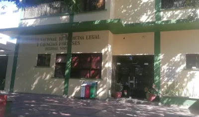 El cuerpo del joven fue llevado a Medicina Legal. 