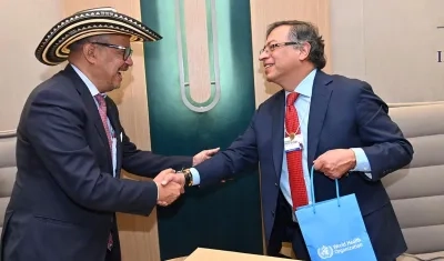 El Presidente Gustavo Petro con el Director de la OMS, Tedros Adhanom Ghebreyesus.