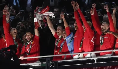 La celebración del título.