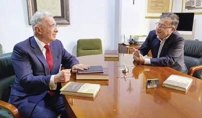 Álvaro Uribe Vélez y Gustavo Petro.