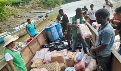 La Alcaldía del Alto Baudó ha entregado ayuda alimentaria a 382 familias indígenas confinadas.