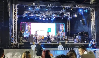 Una de las tarimas de 'Baila la calle' que comenzó este viernes de Carnaval.