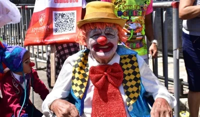 'Carasucia', cuyo nombre de pila es Jose Fernando Herrera, tiene 54 años participando en el Carnaval.