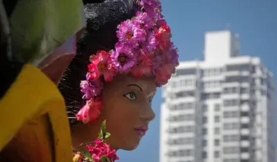 Una de las carrozas que desfilará este sábado en Ciudad de Panamá