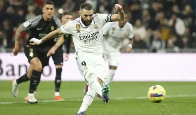 Karim Benzema transformó en gol las dos penas máximas que ejecutó.