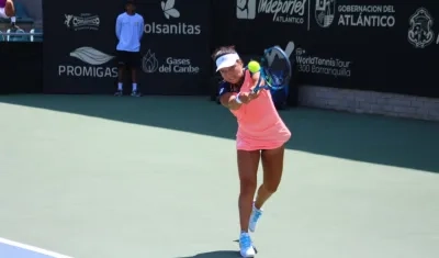 La peruana Lucciana Pérez hizo valer su condición de siembra número dos del torneo.