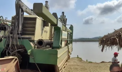 Draga anfibia de tecnología finlandesa trabajará en La Mojana.