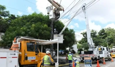 Air-e informó que repondrá aisladores que han sido afectados por la corrosión.
