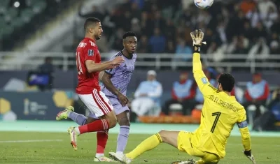 Vinicius Junior anota el primer gol del Real Madrid ante Al Ahly.