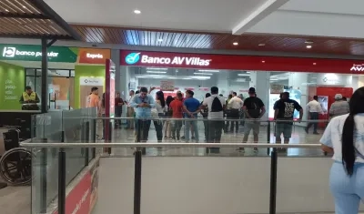 Asalto en sucursal de AV Villas.