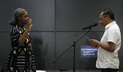 La Ministra de Educación, Aurora Vergara y el Presidente Gustavo Petro.