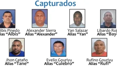 Los siete capturados en el operativo. 