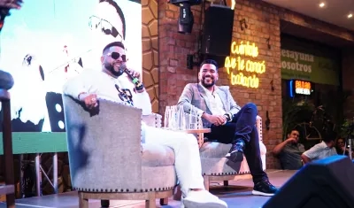  Danny Daniel celebró sus 15 años de vida musical. A su lado, su mánager Cristian Rodríguez.