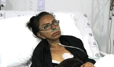  Enilce López Romero, en plena hospitalización.