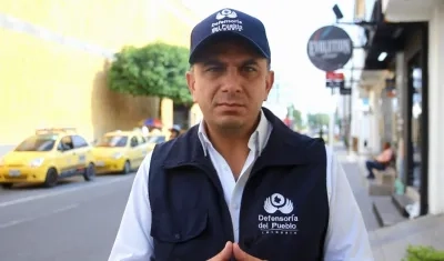 El Defensor del Pueblo, Carlos Camargo Assis.