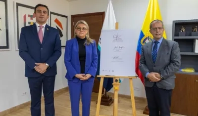 El Registador Nacional, la presidenta del CNE y el director de la ESAP