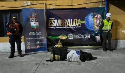 Armada de Colombia incautó 65 kilogramos de clorhidrato de cocaína.