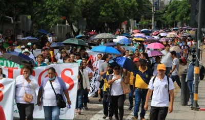 Miles de maestros participaron en varias concentraciones en el país, muchas de ellas terminaron en enfrentamientos con la Policía