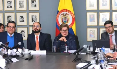 La Ministra explicando los detalles de la reforma pensional.
