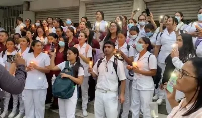 Plantón de estudiantes de la Simón Bolívar por asesinato de Héctor Miguel Mendoza
