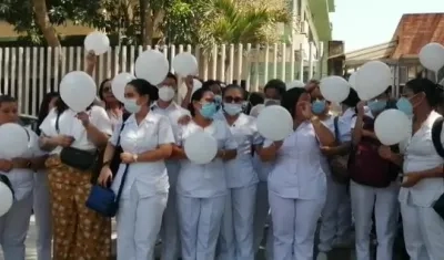 Plantón para exigir justicia por muerte de joven en un atraco
