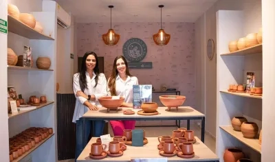 Diana Santiago, directora de la Fundación Gases del Caribe, y Marcela Dávila, directora de la Fundación Gases del Caribe