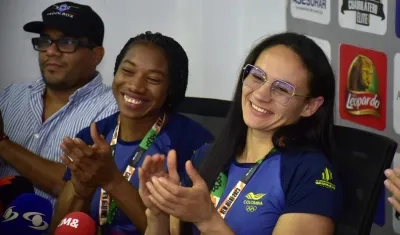 Angie Valdez y Yeni Arias durante la rueda de prensa en Cuadrilátero Élite.