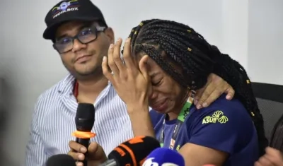 Angie Valdez rompió en llanto al recordar que su madre estuvo en prisión.