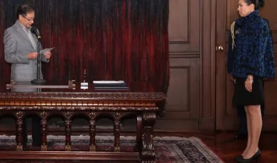 Astrid Rodríguez en la toma de juramento por parte del presidente Gustavo Petro.