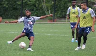 Luis 'Cariaco' González y Carlos Sierra, dos jugadores de bajo rendimiento en Junior. 