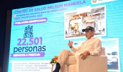 El alcalde de Cartagena, William Dau, en la rendición de cuentas del Teatro Adolfo Mejía.