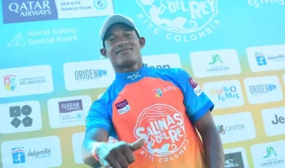 Duván Macías, kitesurfista atlanticense. 