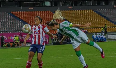 Con este cabezazo, Daniela Montoya le dio la victoria a Nacional. 