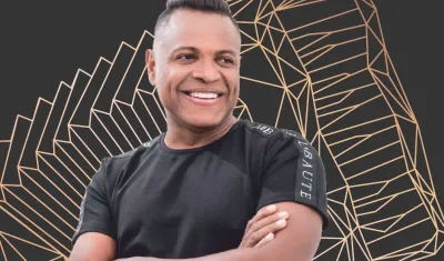 Omar Geles, acordeonero, cantante y productor musical nacido en Valledupar hace 56 años.