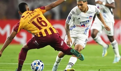 Juan Fernando Quintero intenta superar la marca de Carlos Esparragoza.