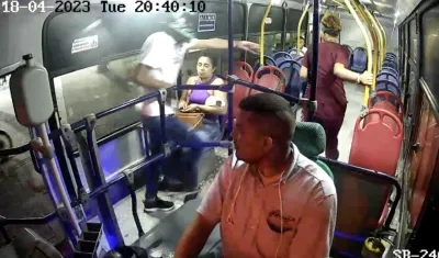 Atraco en bus en Soledad 2.000. 