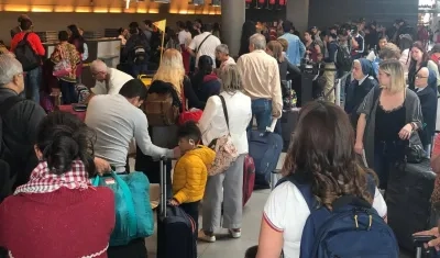 Los aeropuertos del país se han visto congestionados. 