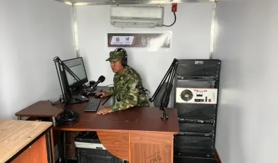 El Ejército dispuso tres emisoras parar reportes de eventualidades sobre el Volcán Nevado del Ruiz a las comunidades  en la zona de riesgo.