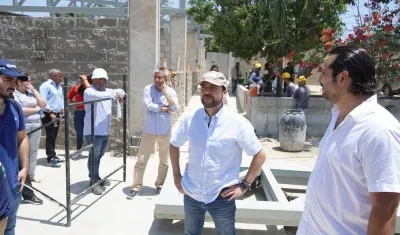 El Alcalde Jaime Pumarejo durante su visita a las obras.